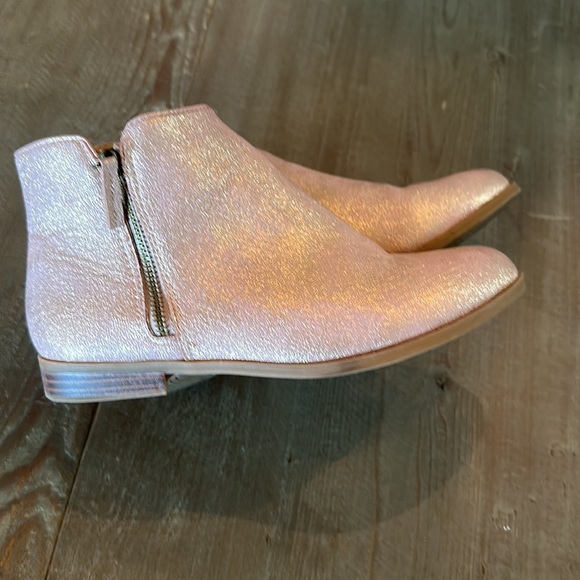 Cat & Jack pink ankle boots. Size 5 - Picture 4 of 5